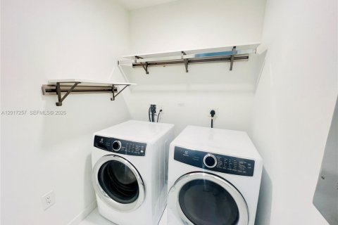 Copropriété à vendre à Miami, Floride: 2 chambres, 151.43 m2 № 2247540 - photo 20