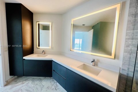 Copropriété à vendre à Miami, Floride: 2 chambres, 151.43 m2 № 2247540 - photo 7