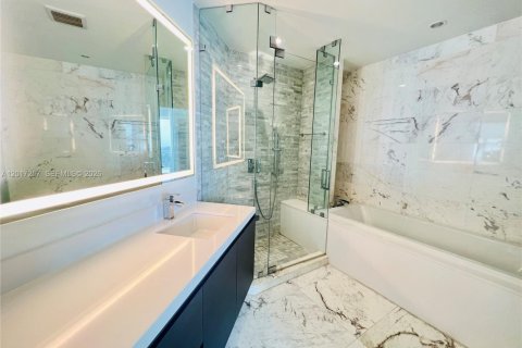 Copropriété à vendre à Miami, Floride: 2 chambres, 151.43 m2 № 2247540 - photo 8