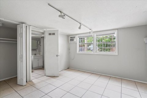 Commercial property in Winter Haven, Florida 5 bedrooms, 280.1 sq.m. № 2341772 - photo 11
