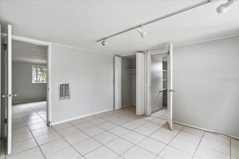 Commercial property in Winter Haven, Florida 5 bedrooms, 280.1 sq.m. № 2341772 - photo 12