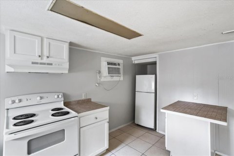 Commercial property in Winter Haven, Florida 5 bedrooms, 280.1 sq.m. № 2341772 - photo 9