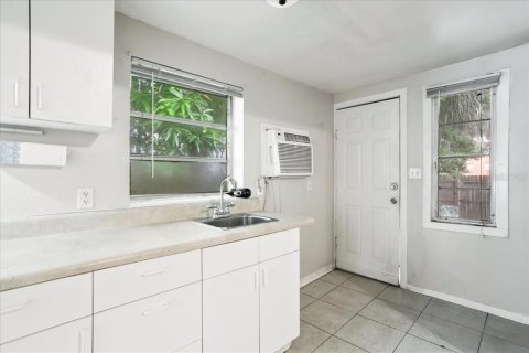 Commercial property in Winter Haven, Florida 5 bedrooms, 280.1 sq.m. № 2341772 - photo 21
