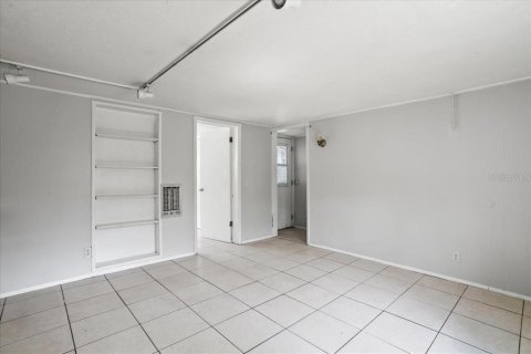 Commercial property in Winter Haven, Florida 5 bedrooms, 280.1 sq.m. № 2341772 - photo 13
