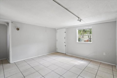 Commercial property in Winter Haven, Florida 5 bedrooms, 280.1 sq.m. № 2341772 - photo 14