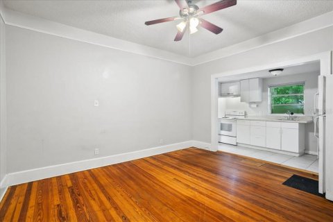 Commercial property in Winter Haven, Florida 5 bedrooms, 280.1 sq.m. № 2341772 - photo 23