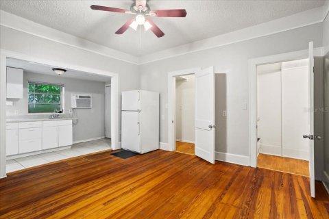 Commercial property in Winter Haven, Florida 5 bedrooms, 280.1 sq.m. № 2341772 - photo 24