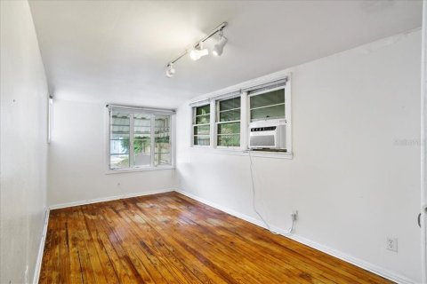 Commercial property in Winter Haven, Florida 5 bedrooms, 280.1 sq.m. № 2341772 - photo 27