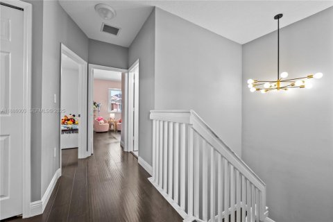 Adosado en venta en Miami, Florida, 3 dormitorios, 158.86 m2 № 1933940 - foto 24