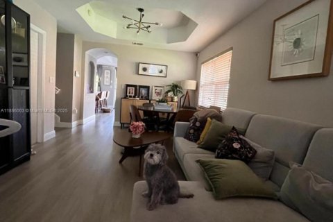 Adosado en venta en Miami, Florida, 3 dormitorios, 158.86 m2 № 1933940 - foto 2