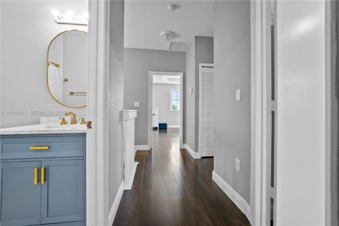 Adosado en venta en Miami, Florida, 3 dormitorios, 158.86 m2 № 1933940 - foto 29