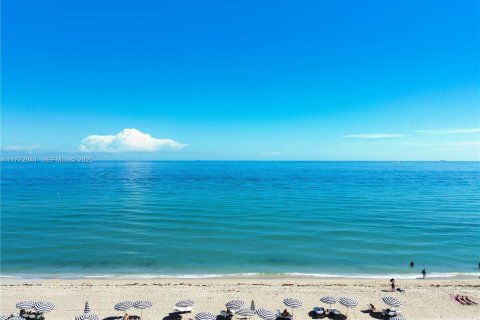 Condominio en venta en Sunny Isles Beach, Florida, 4 dormitorios, 222.41 m2 № 2192854 - foto 12
