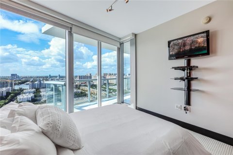 Condominio en venta en Sunny Isles Beach, Florida, 4 dormitorios, 222.41 m2 № 2192854 - foto 27