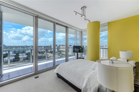 Condominio en venta en Sunny Isles Beach, Florida, 4 dormitorios, 222.41 m2 № 2192854 - foto 23