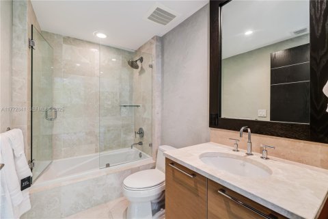 Condominio en venta en Sunny Isles Beach, Florida, 4 dormitorios, 222.41 m2 № 2192854 - foto 21