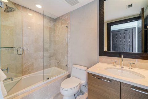 Condominio en venta en Sunny Isles Beach, Florida, 4 dormitorios, 222.41 m2 № 2192854 - foto 24