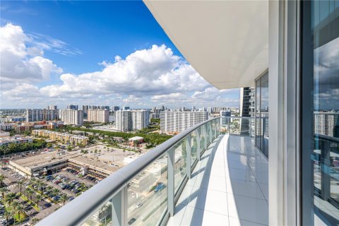 Condominio en venta en Sunny Isles Beach, Florida, 4 dormitorios, 222.41 m2 № 2192854 - foto 30