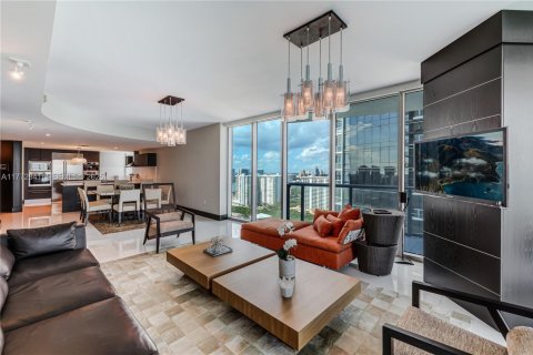 Condominio en venta en Sunny Isles Beach, Florida, 4 dormitorios, 222.41 m2 № 2192854 - foto 4