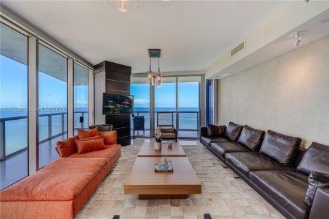 Condominio en venta en Sunny Isles Beach, Florida, 4 dormitorios, 222.41 m2 № 2192854 - foto 2
