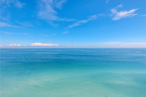 Condominio en venta en Sunny Isles Beach, Florida, 4 dormitorios, 222.41 m2 № 2192854 - foto 11