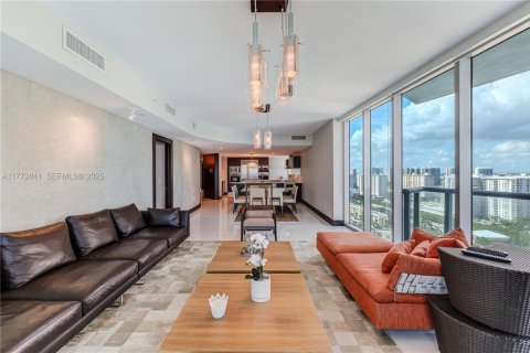 Condominio en venta en Sunny Isles Beach, Florida, 4 dormitorios, 222.41 m2 № 2192854 - foto 5