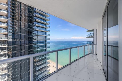 Condominio en venta en Sunny Isles Beach, Florida, 4 dormitorios, 222.41 m2 № 2192854 - foto 29