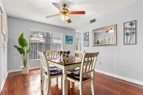 Adosado en venta en Miami, Florida, 2 dormitorios, 114.27 m2 № 2027826 - foto 9