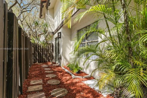 Adosado en venta en Miami, Florida, 2 dormitorios, 114.27 m2 № 2027826 - foto 15