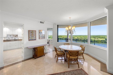 Condo in Coral Gables, Florida, 3 bedrooms  № 2033289 - photo 10