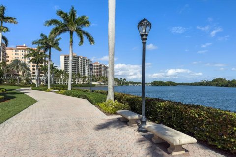 Condo in Coral Gables, Florida, 3 bedrooms  № 2033289 - photo 28