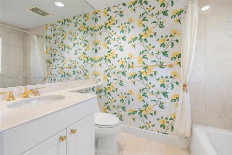 Condo in Coral Gables, Florida, 3 bedrooms  № 2033289 - photo 24