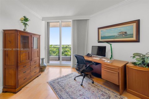 Condo in Coral Gables, Florida, 3 bedrooms  № 2033289 - photo 20