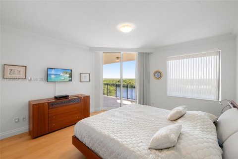 Condo in Coral Gables, Florida, 3 bedrooms  № 2033289 - photo 16