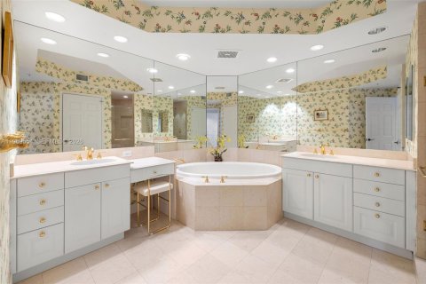 Condo in Coral Gables, Florida, 3 bedrooms  № 2033289 - photo 17