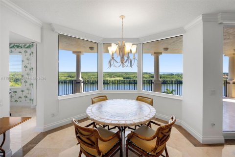 Condo in Coral Gables, Florida, 3 bedrooms  № 2033289 - photo 9