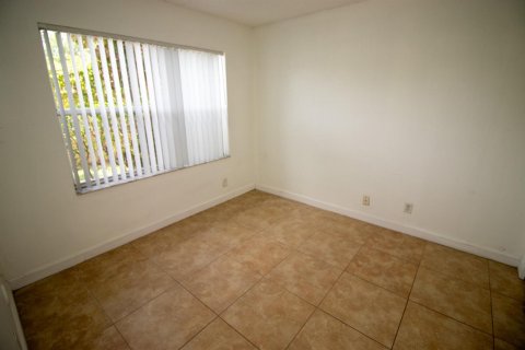 Apartment in Tamarac, Florida 3 bedrooms, 97.55 sq.m. № 2083797 - photo 12