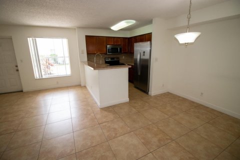 Apartment in Tamarac, Florida 3 bedrooms, 97.55 sq.m. № 2083797 - photo 6