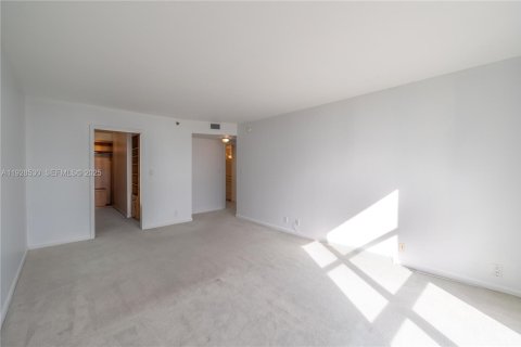 Copropriété à louer à Miami, Floride: 2 chambres, 136.47 m2 № 1987523 - photo 26