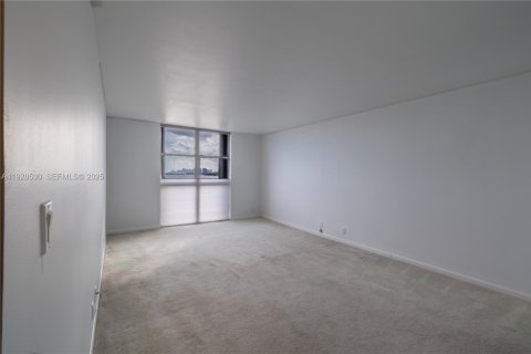 Copropriété à louer à Miami, Floride: 2 chambres, 136.47 m2 № 1987523 - photo 24