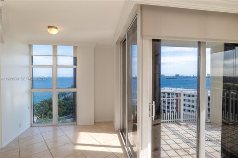 Copropriété à louer à Miami, Floride: 2 chambres, 136.47 m2 № 1987523 - photo 9