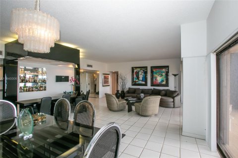 Купить кондоминиум в Майами, Флорида 2 спальни, 181.16м2, № 1828789 - фото 8