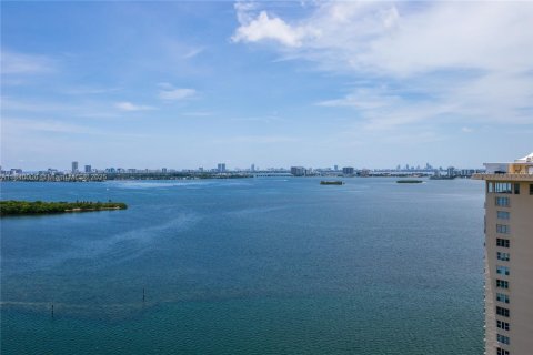 Купить кондоминиум в Майами, Флорида 2 спальни, 181.16м2, № 1828789 - фото 4