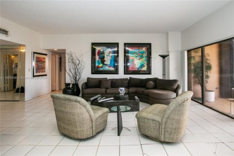 Купить кондоминиум в Майами, Флорида 2 спальни, 181.16м2, № 1828789 - фото 9