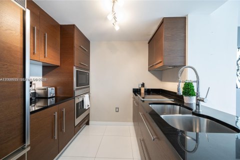 Condominio en venta en Miami, Florida, 2 dormitorios, 88.54 m2 № 2183935 - foto 6