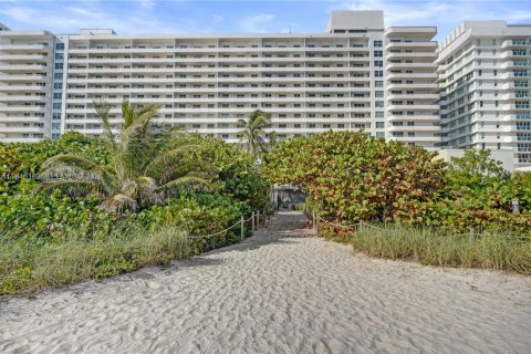 Copropriété à louer à Miami Beach, Floride: 2 chambres, 97.36 m2 № 2002869 - photo 1