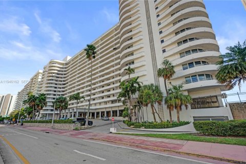 Copropriété à louer à Miami Beach, Floride: 2 chambres, 97.36 m2 № 2002869 - photo 2