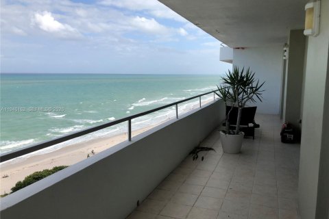 Copropriété à louer à Miami Beach, Floride: 2 chambres, 97.36 m2 № 2002869 - photo 4