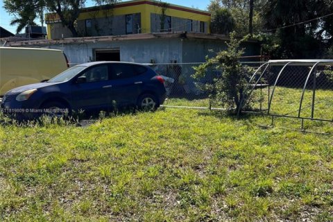 Propiedad comercial en venta en West Park, Florida № 1790832 - foto 3