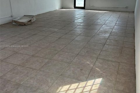 Propiedad comercial en venta en West Park, Florida № 1790832 - foto 5