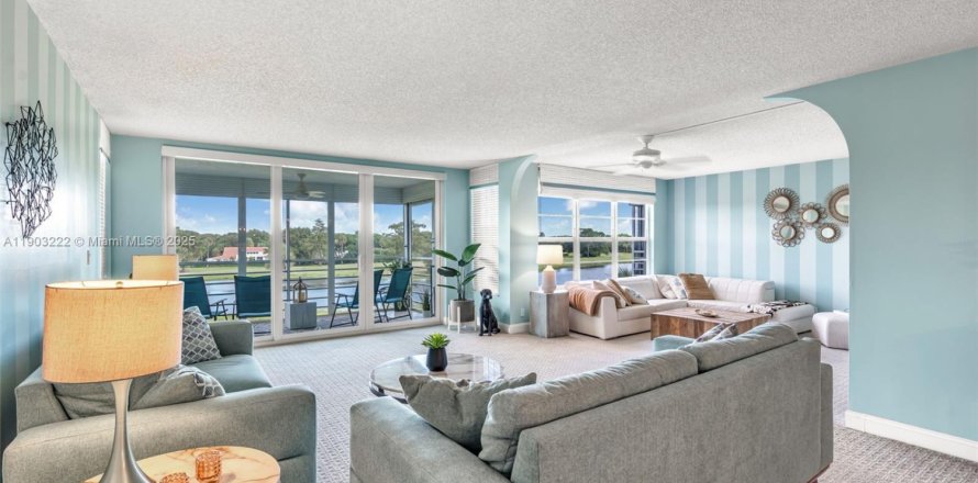Condominio en Pompano Beach, Florida, 2 dormitorios  № 1954364